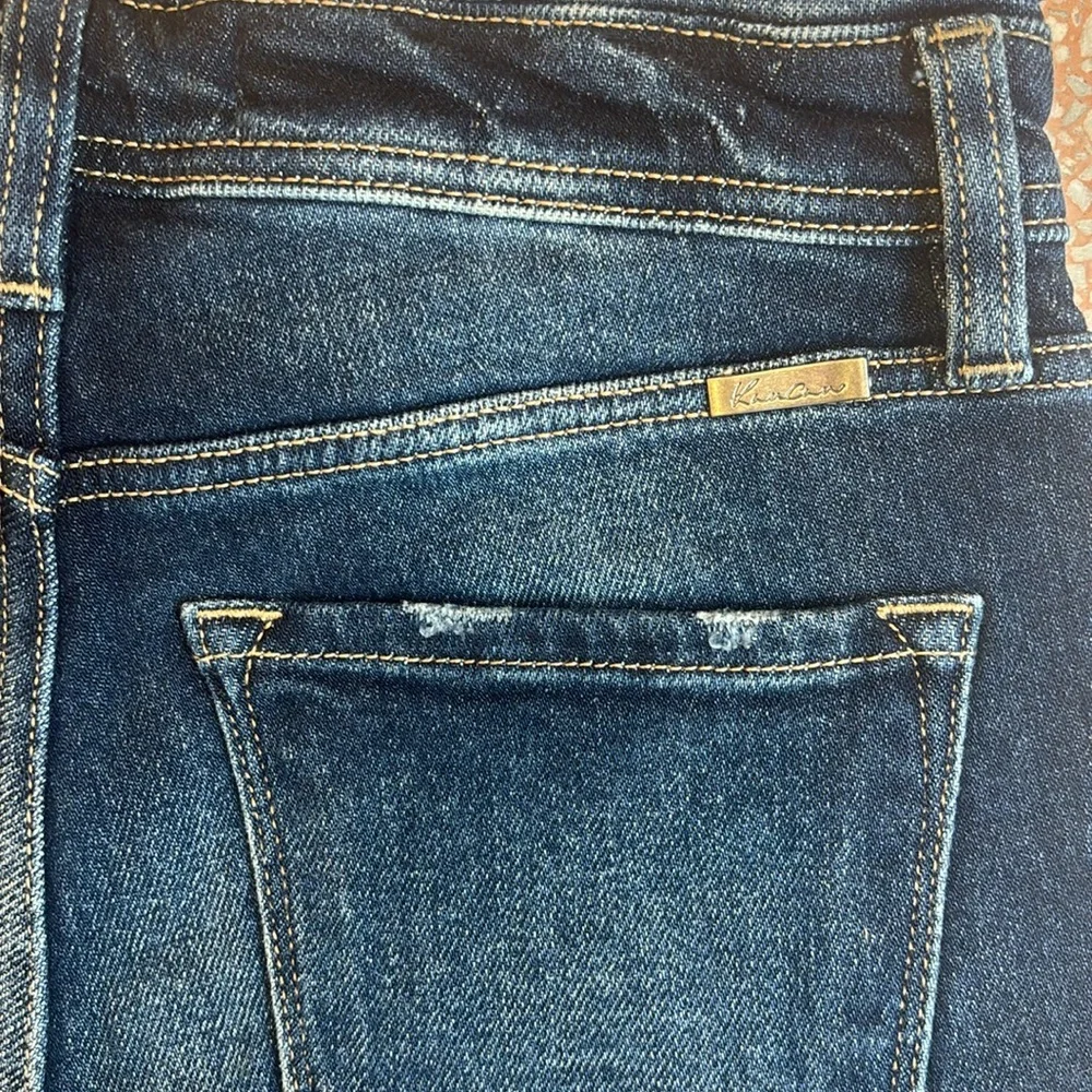 KanCan Hi-Rise Estilo Denim Jean Shorts Womens Medium Dark Wash Raw Hem